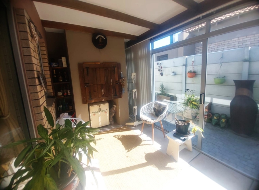 3 Bedroom Property for Sale in Mooikloof Country Estate Western Cape